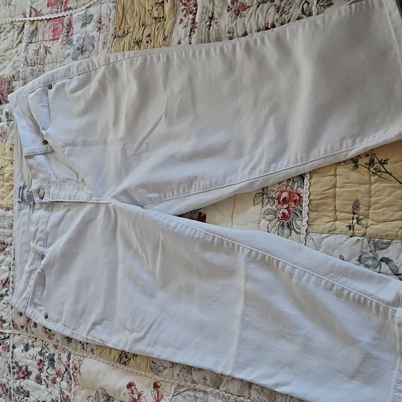 D. Jeans Women's Crisp White Denim CAPRIS - Picture 3 of 6